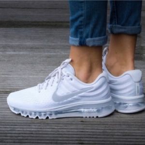 NWT NIKE 🍓 AIRMAX